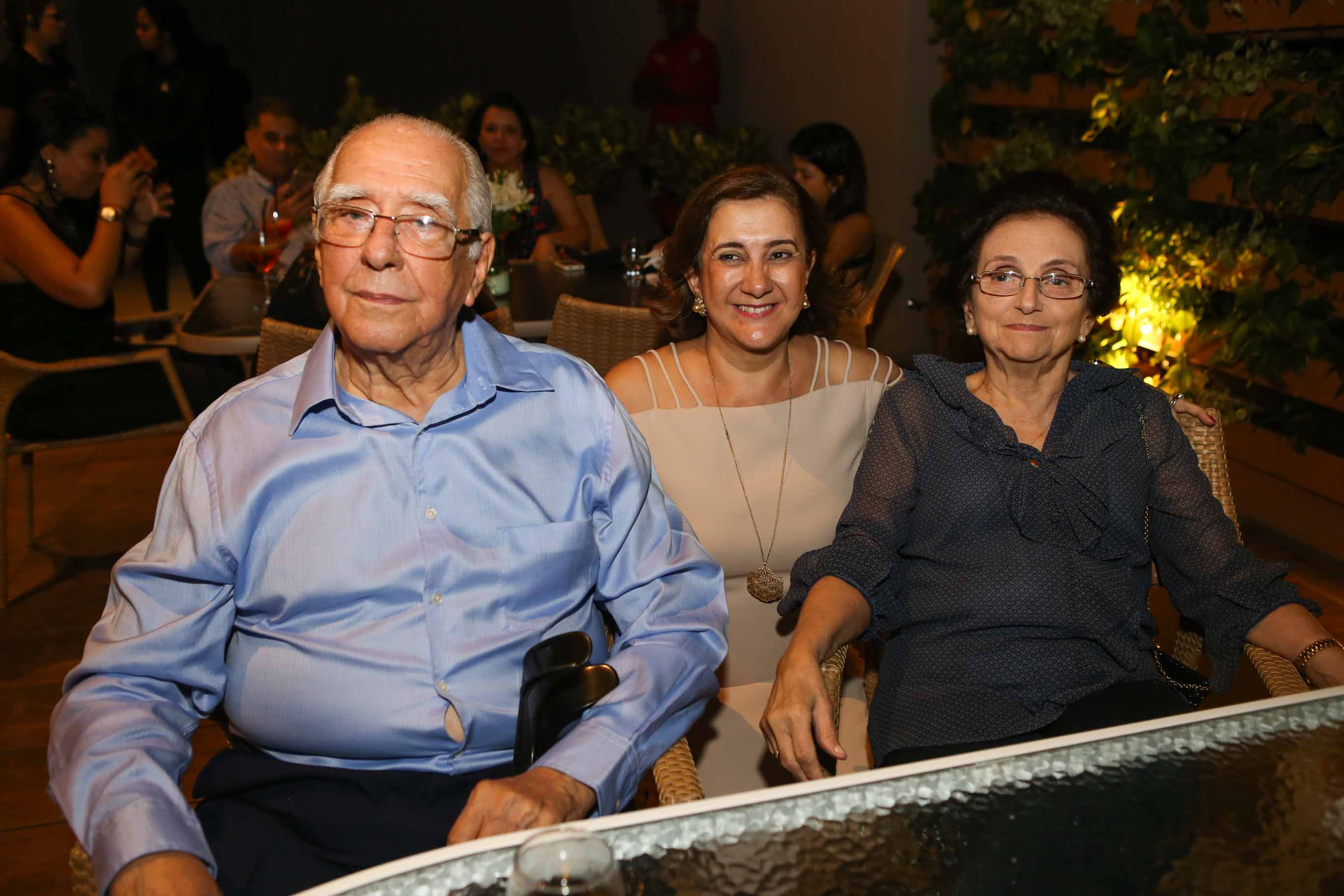  Ernesto Simões, Conceição Valente e Lucila Valente Simões                   